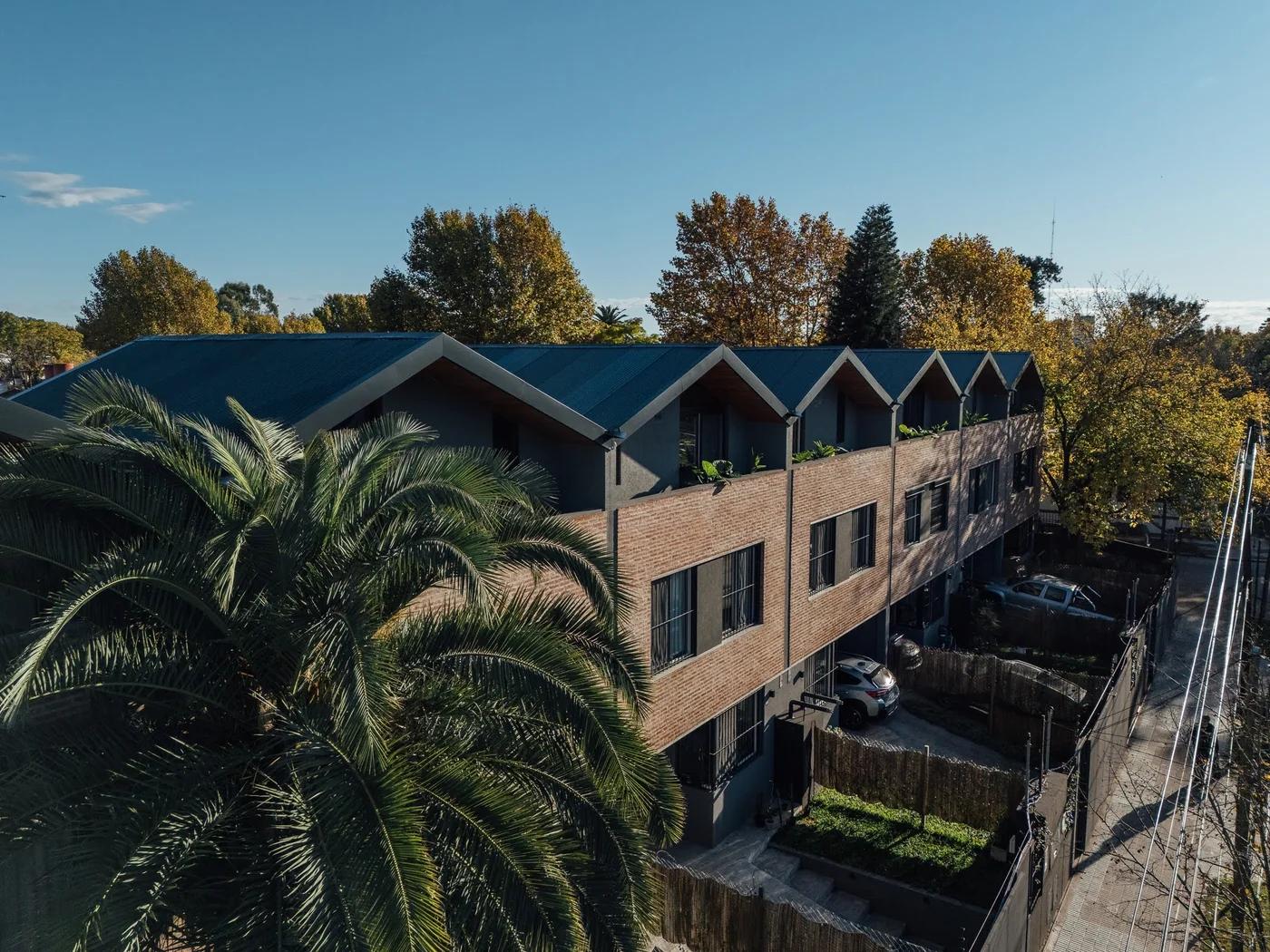 Conjunto Residencial de Triplex en Tigre