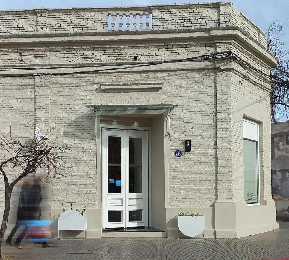 Las Ramonas - Belaria: Local de indumentaria y taller en esquina histórica - Foto 4