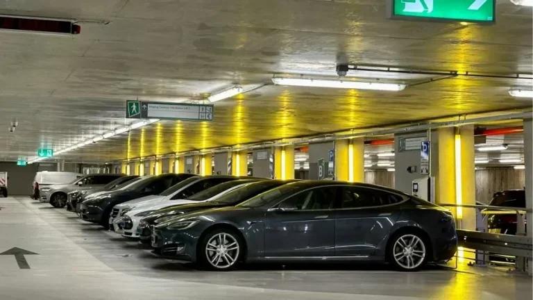 Ituzaingó avanza en la remodelación de la plaza 20 de Febrero y la construcción del estacionamiento subterráneo de 376 cocheras