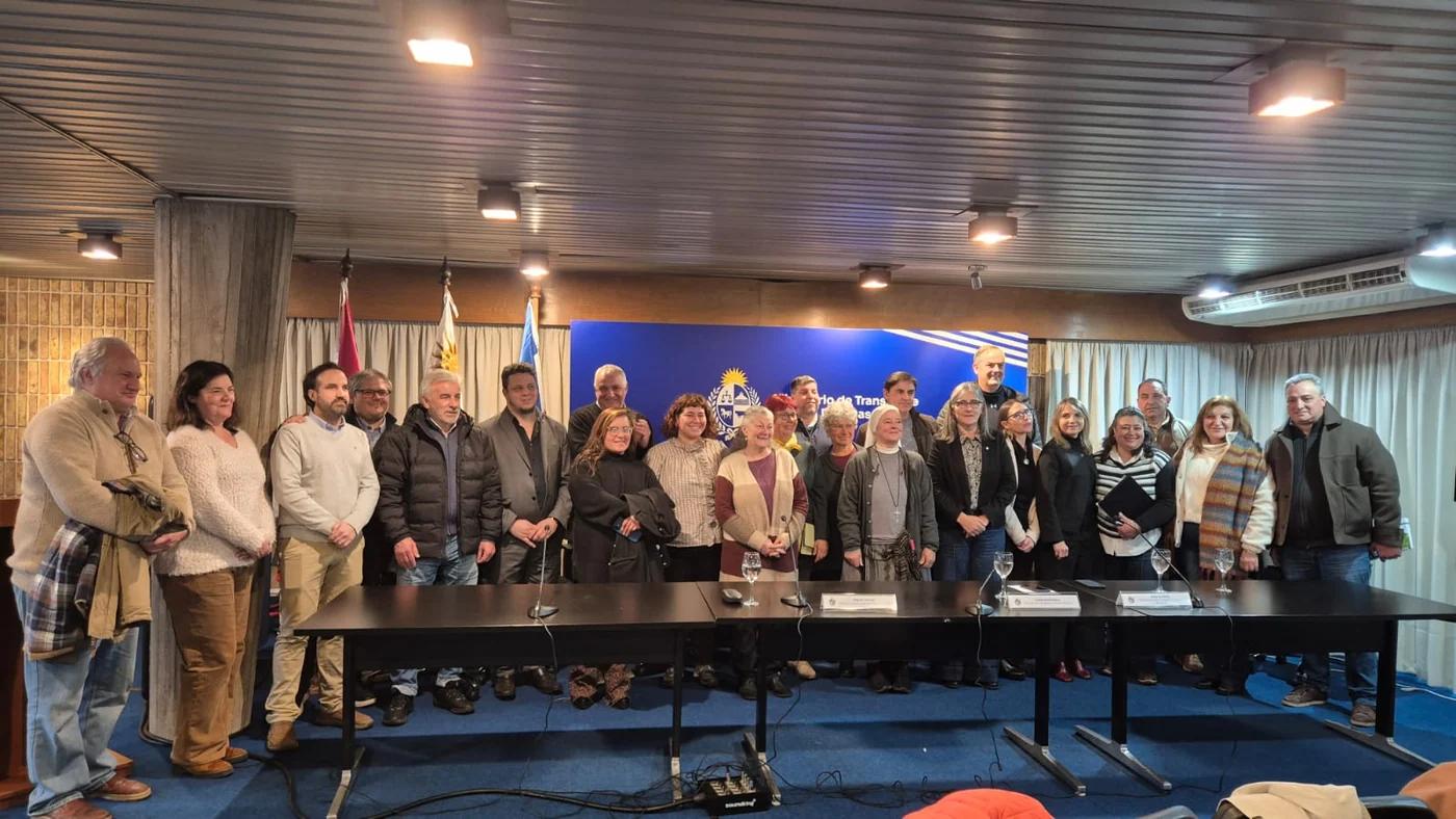 El Ministerio de Transporte y Obras Públicas firma cinco convenios para mejorar infraestructura social en Montevideo