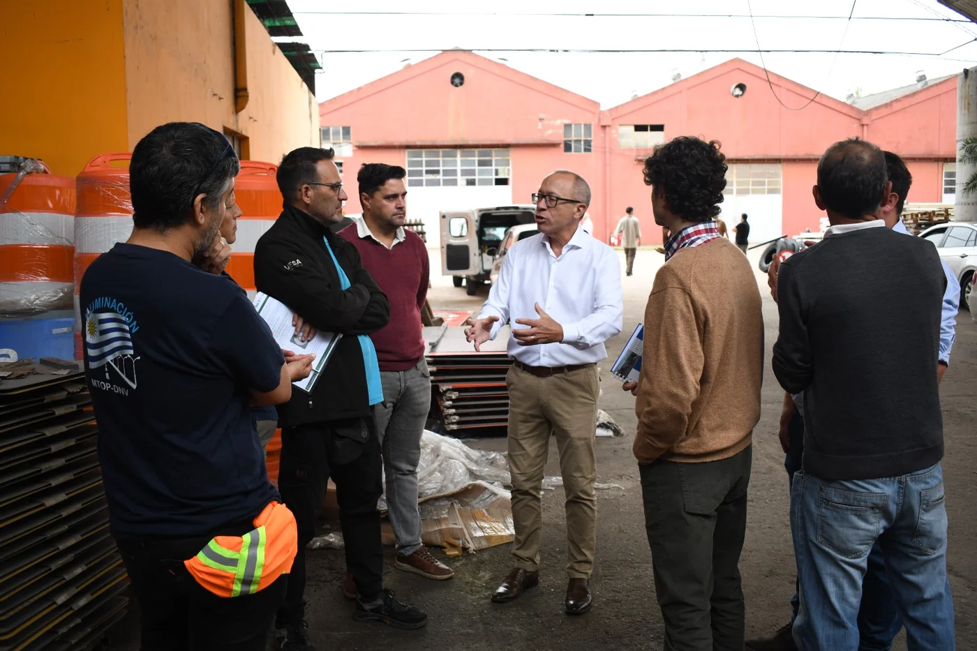 Innovación en seguridad vial: Vialidad incorpora normas internacionales para postes y señalización