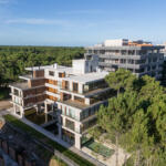 Green Point: Una Declaración de Arquitectura Boutique entre el Bosque y el Mar