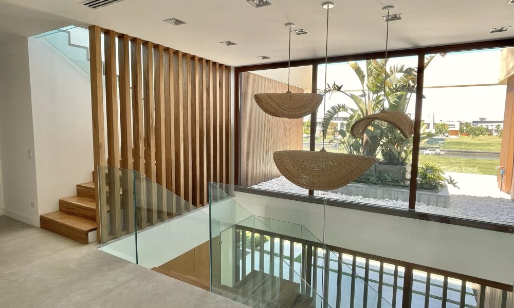 Casa Yacht Nordelta: Un Oasis Moderno y Funcional con Vistas al Río Luján