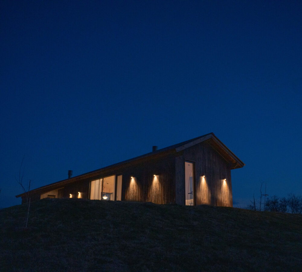 villa paranacito noche exterior2